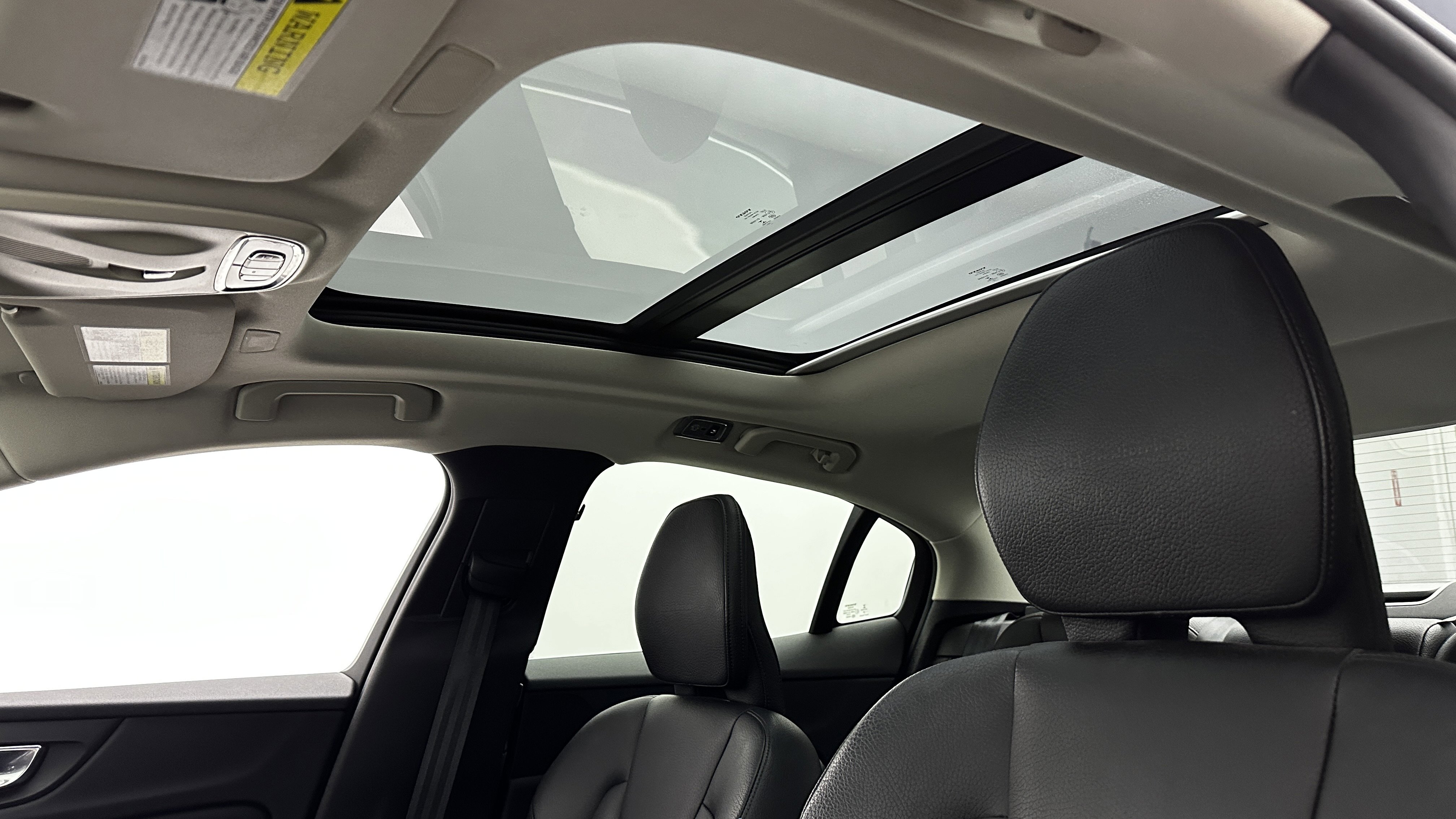 Used 2020 Volvo S60 T6 Inscription w/ Protection Package Premier image 5