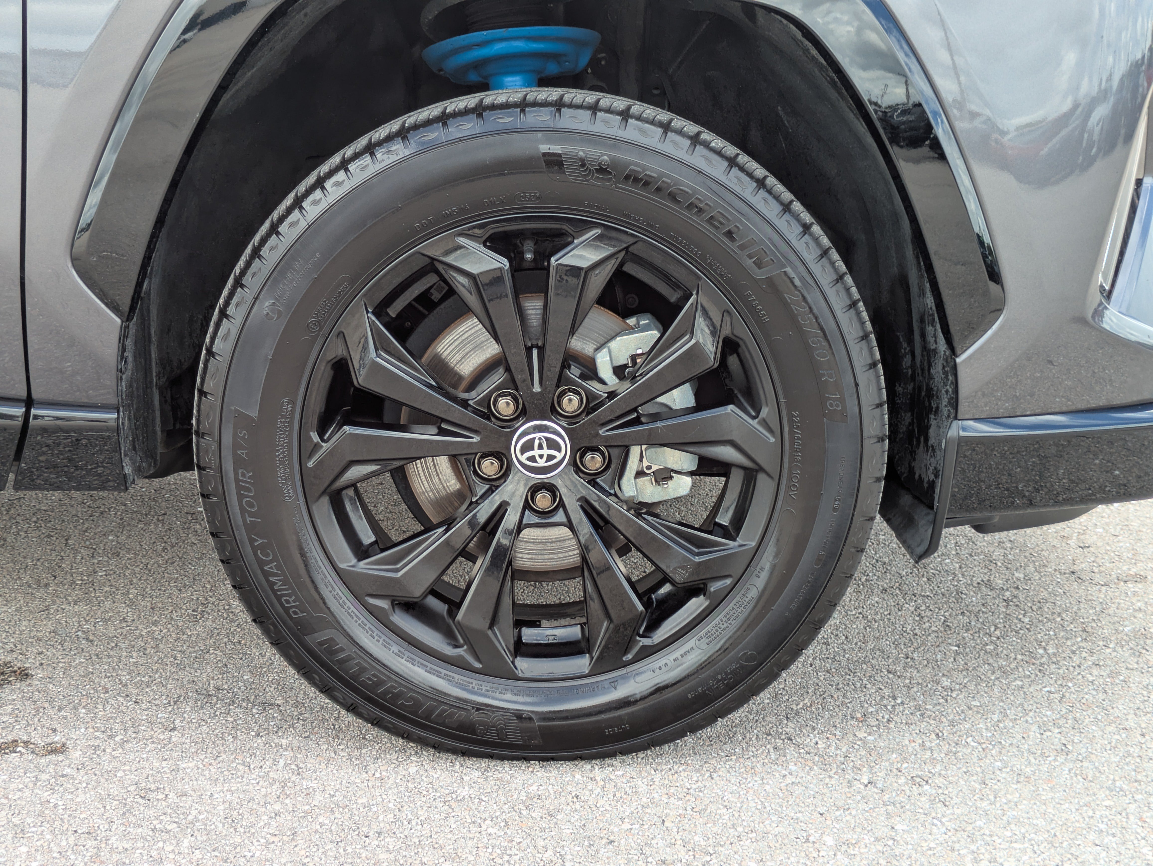 Used 2025 Toyota RAV4 XSE AWD/4WD image 11