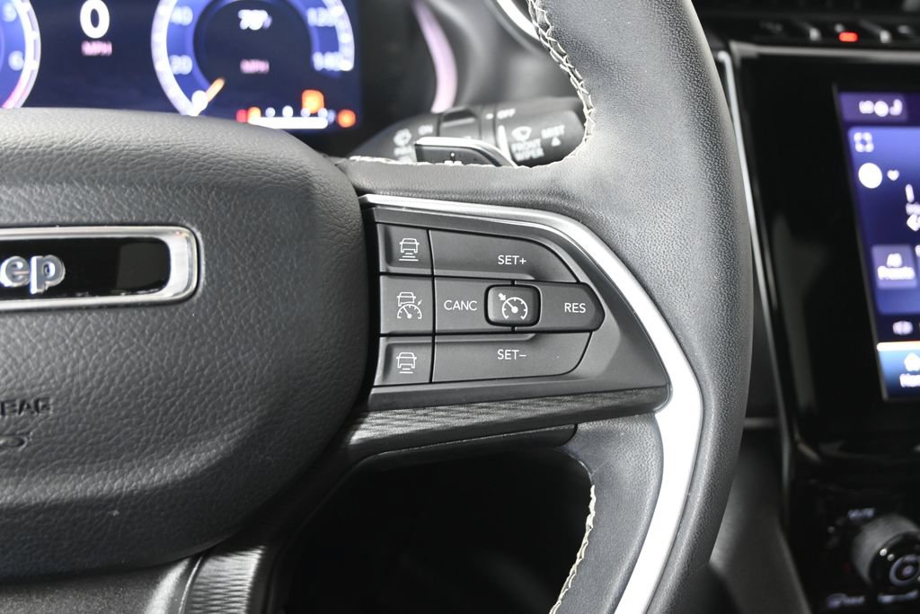 Used 2023 Jeep Grand Cherokee Altitude AWD/4WD image 37