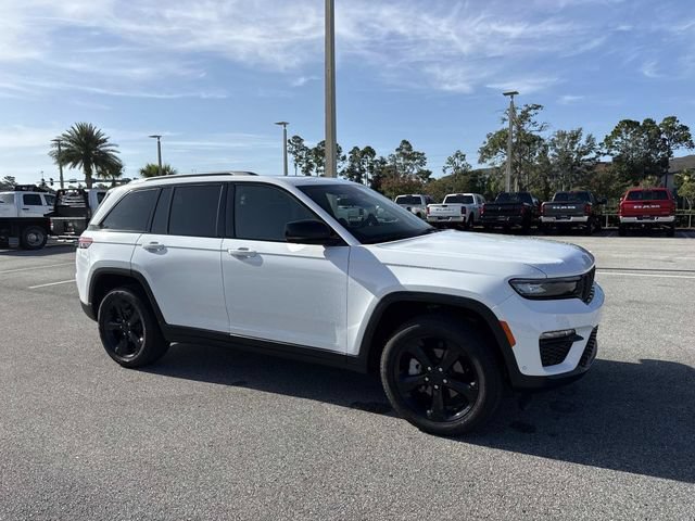 Used 2025 Jeep Grand Cherokee Limited w/ Luxury Tech Group II AWD/4WD image 1