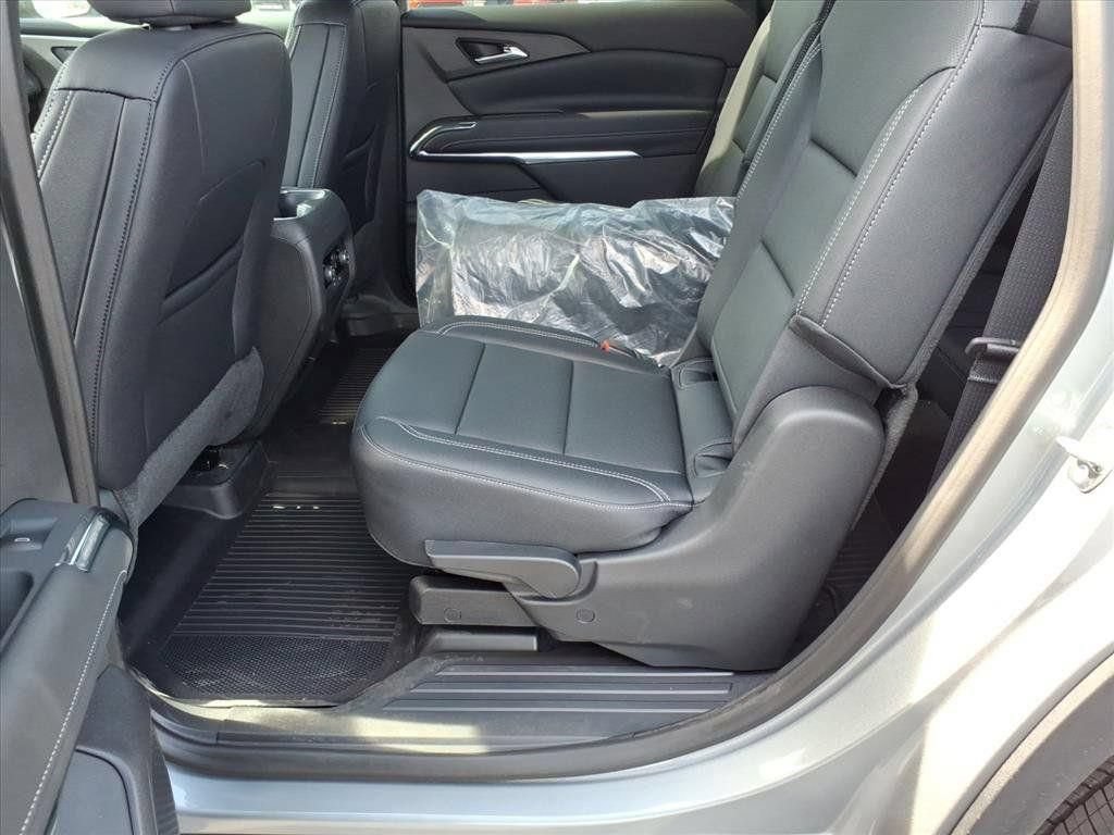 New 2026 Chevrolet Traverse LT w/ Driver Confidence Package FWD image 11