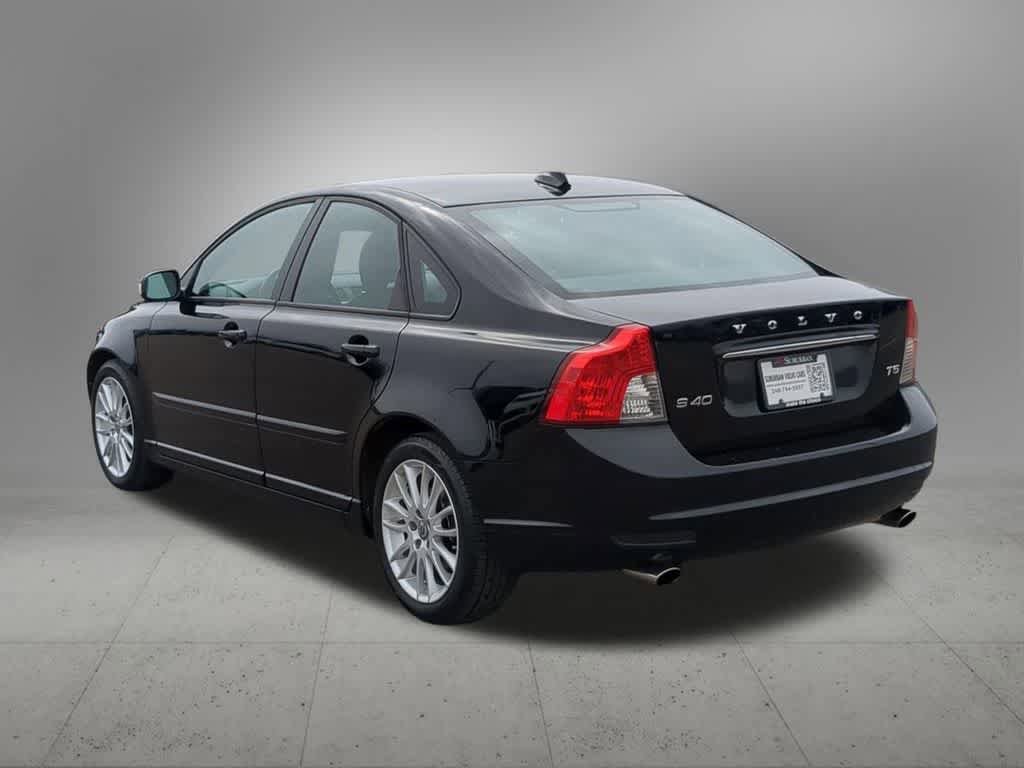 Used 2011 Volvo S40 T5 w/ Preferred Pkg FWD image 4