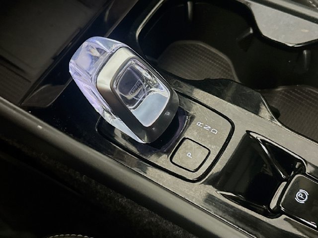 Used 2026 Volvo XC40 B5 Plus AWD/4WD image 19
