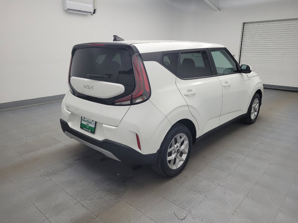 Used 2023 Kia Soul LX w/ LX Technology Package image 9