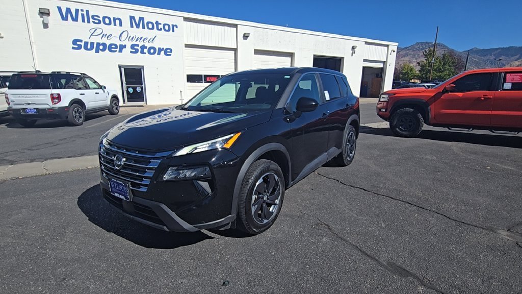 Used 2025 Nissan Rogue SV AWD/4WD image 1