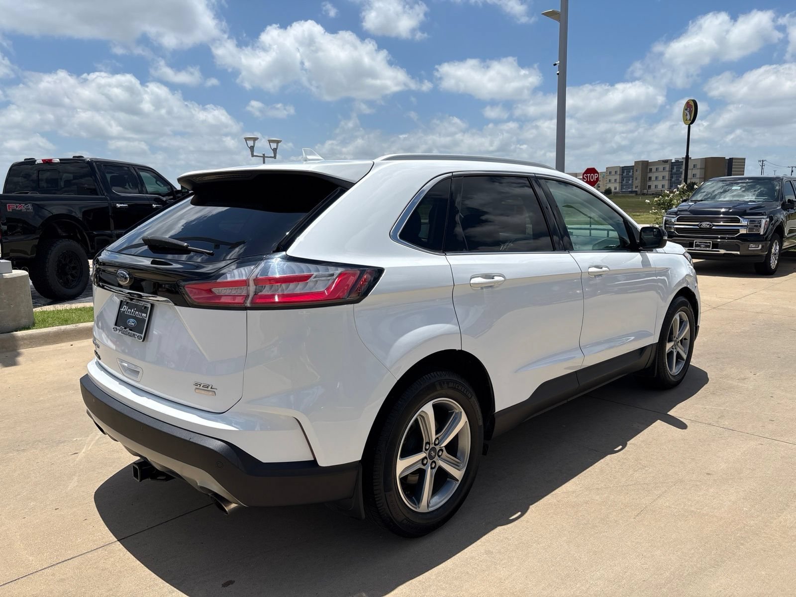 Used 2019 Ford Edge SEL w/ Equipment Group 201A FWD image 6
