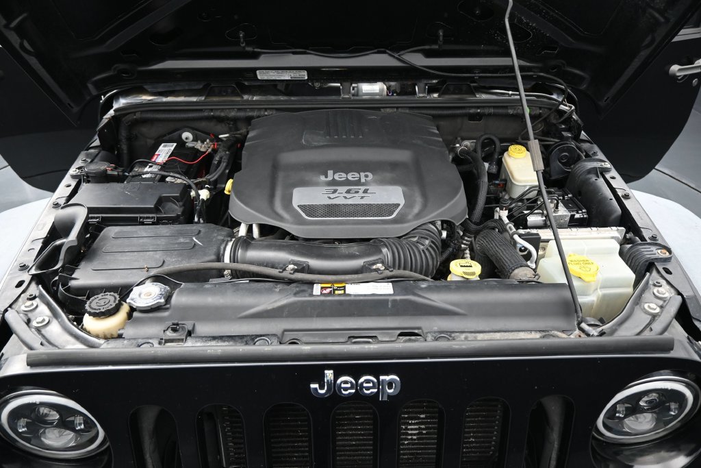 Used 2013 Jeep Wrangler Unlimited Sport AWD/4WD image 27