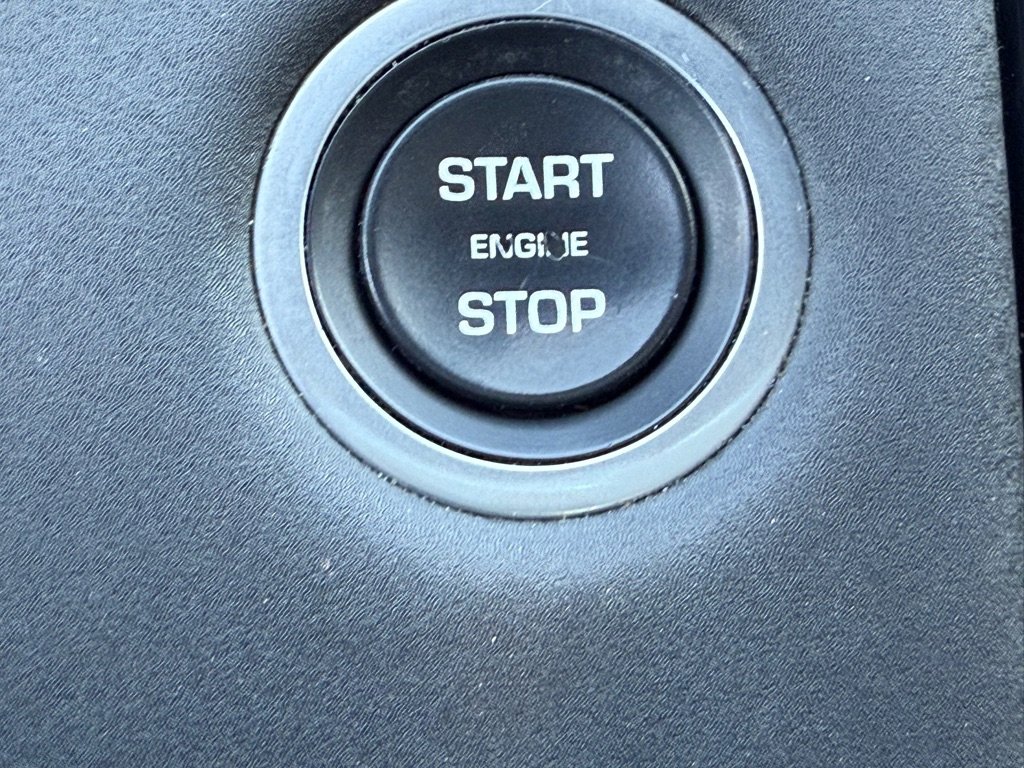 Used 2019 Land Rover Discovery SE image 24