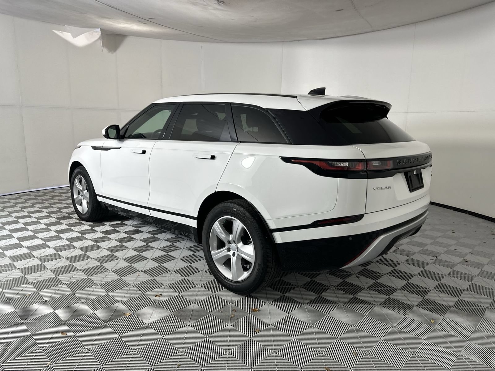 Used 2022 Land Rover Range Rover Velar S AWD/4WD image 6