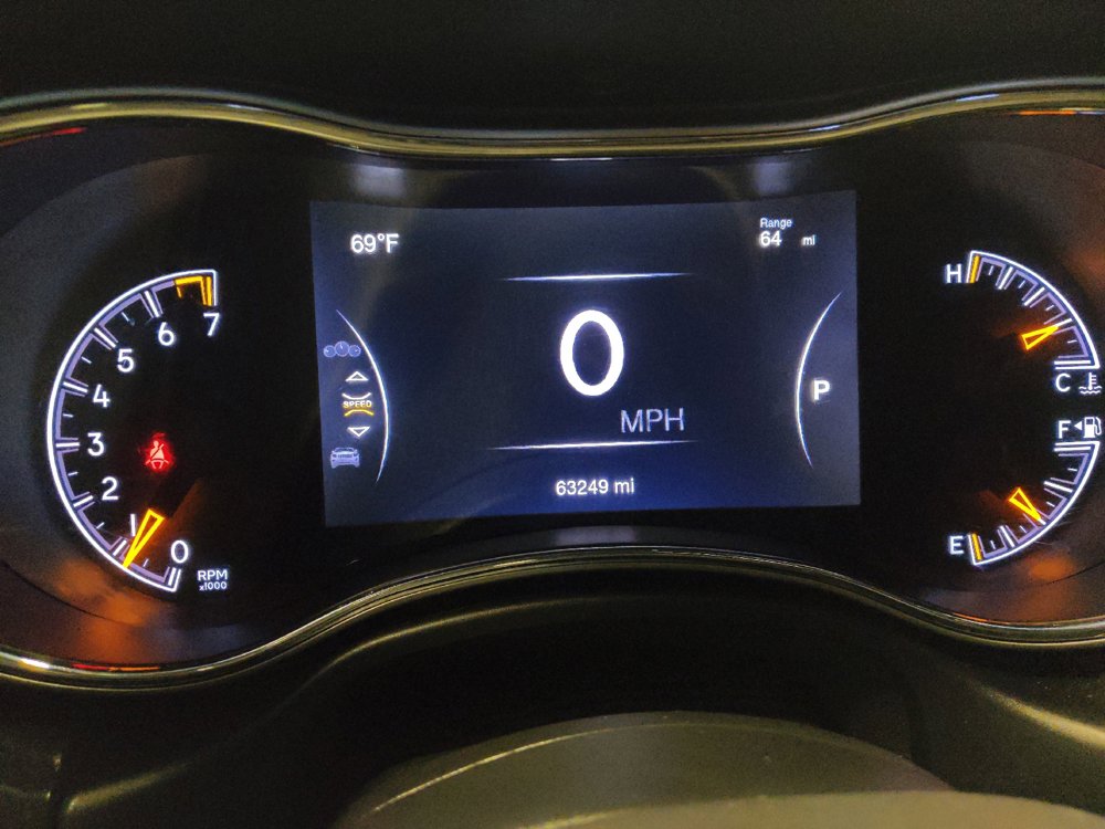 Used 2018 Jeep Grand Cherokee Altitude RWD image 23