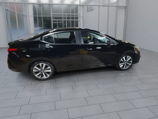 Used 2020 Nissan Versa SR FWD image 9