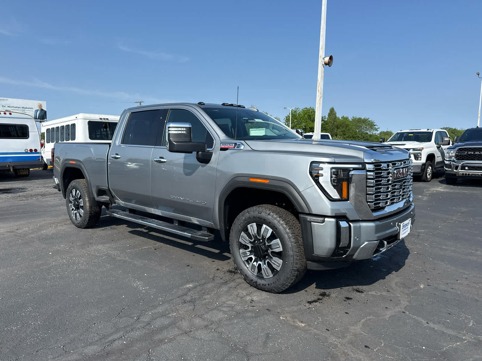 New 2026 GMC Sierra 3500 Denali w/ Denali Reserve Package AWD/4WD image 7
