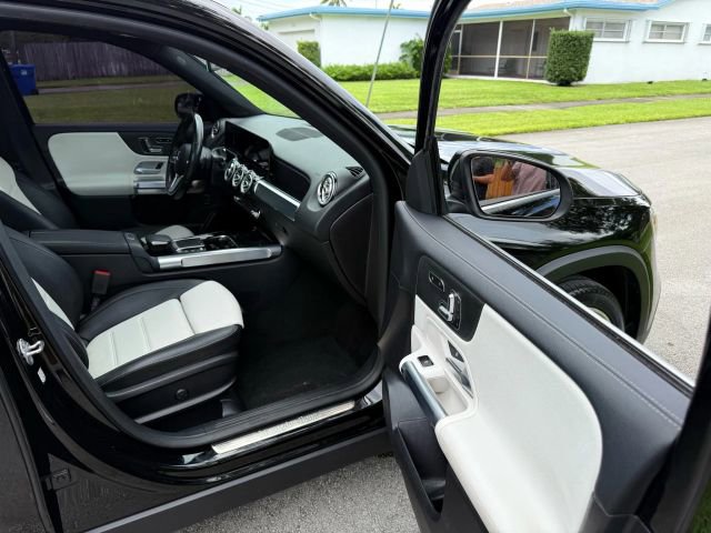Used 2021 Mercedes-Benz GLB 250 image 20