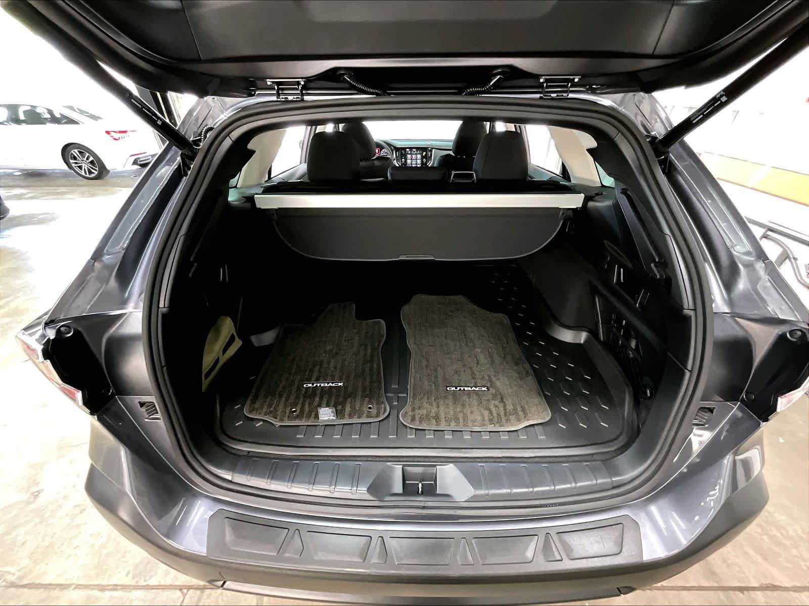 Used 2025 Subaru Outback Premium AWD/4WD image 29
