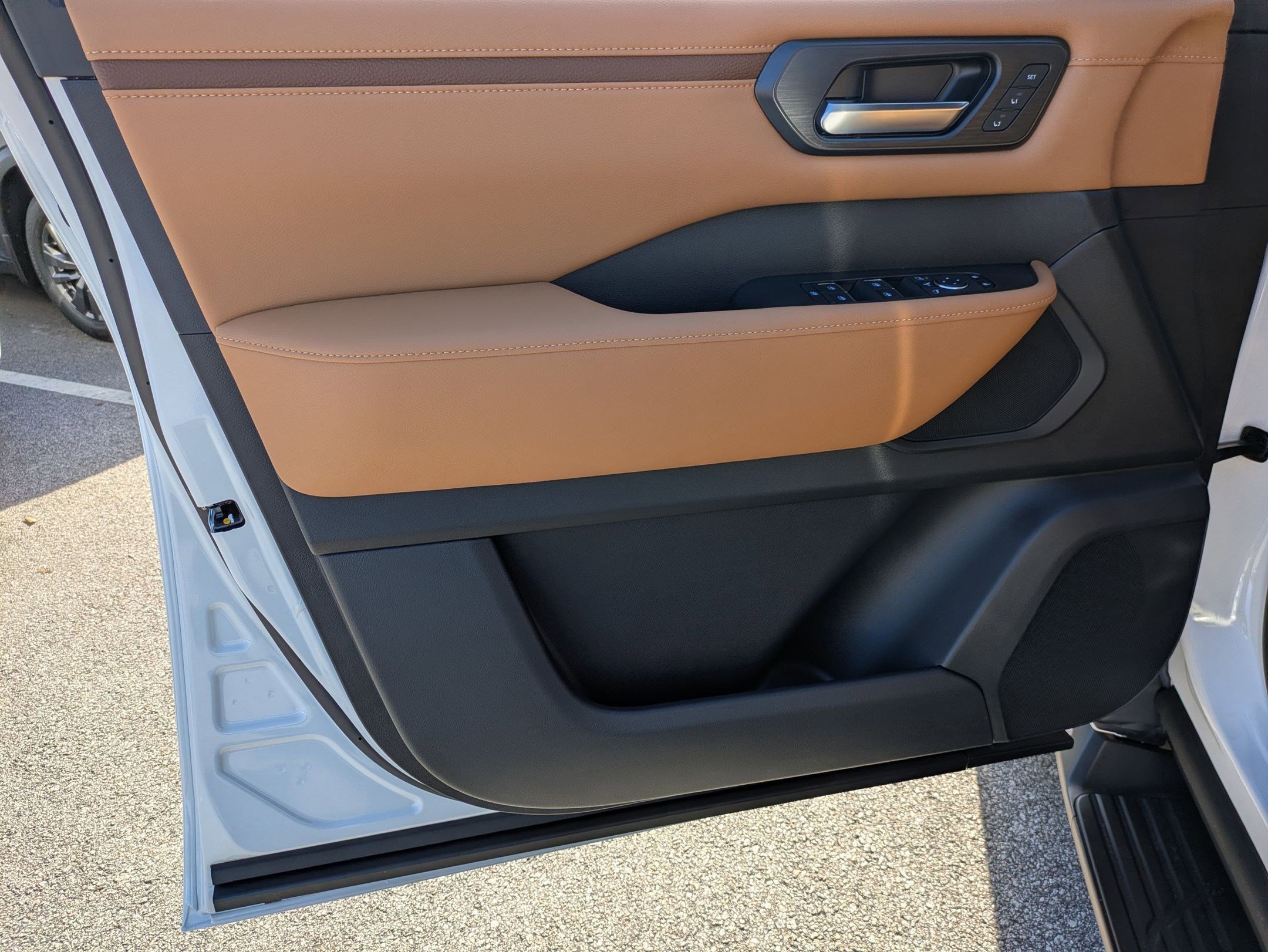 New 2026 Nissan Armada SL w/ Captain's Chari Seat Package RWD image 11