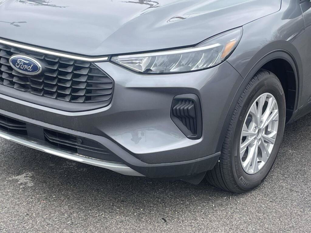 New 2026 Ford Escape Active w/ Cold Weather Package FWD image 13