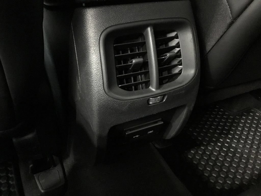Used 2019 Jeep Cherokee Latitude Plus w/ Cold Weather Group AWD/4WD image 35