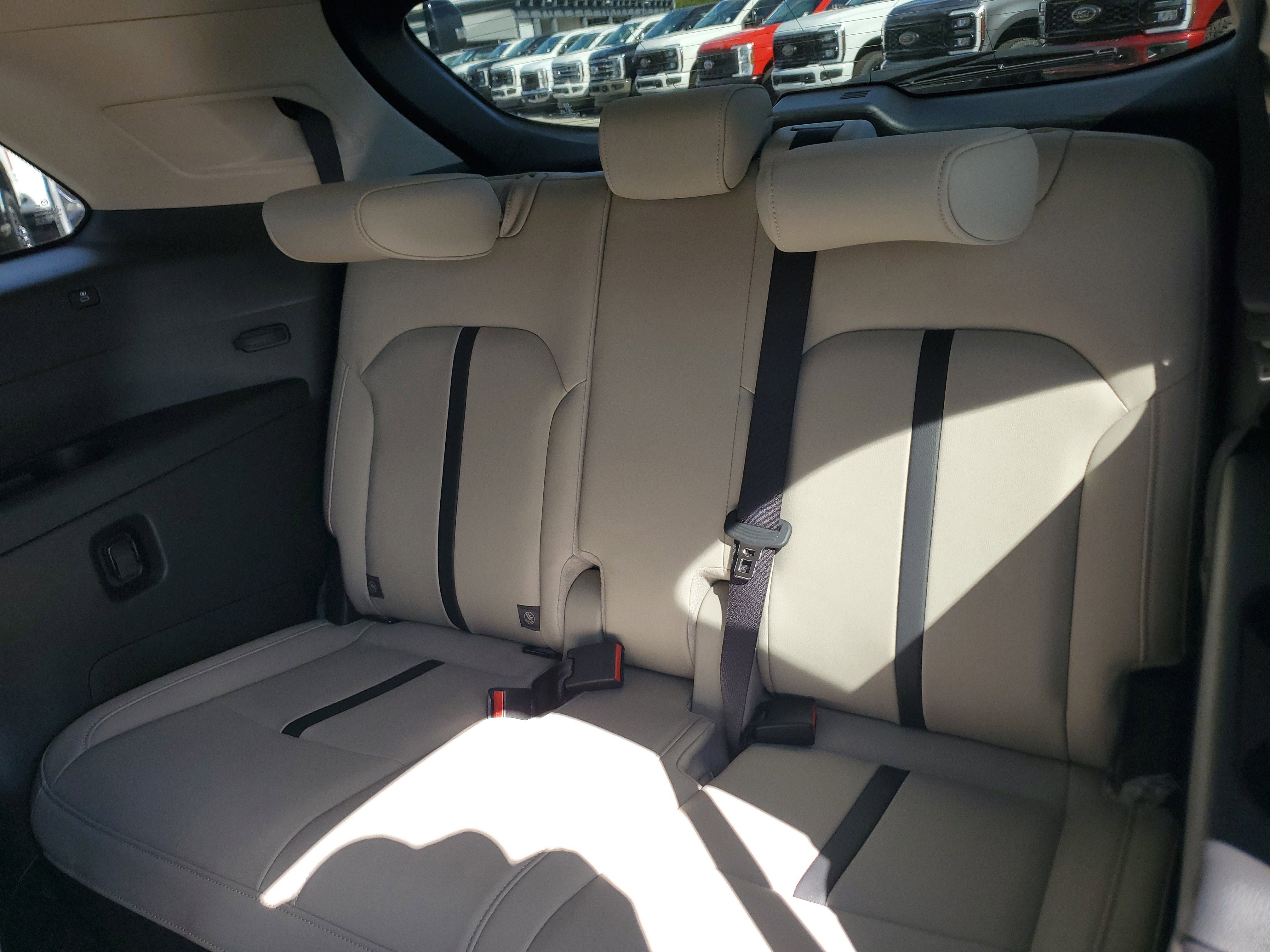 Used 2025 MAZDA CX-90 3.3 Turbo w/ Preferred Package image 16