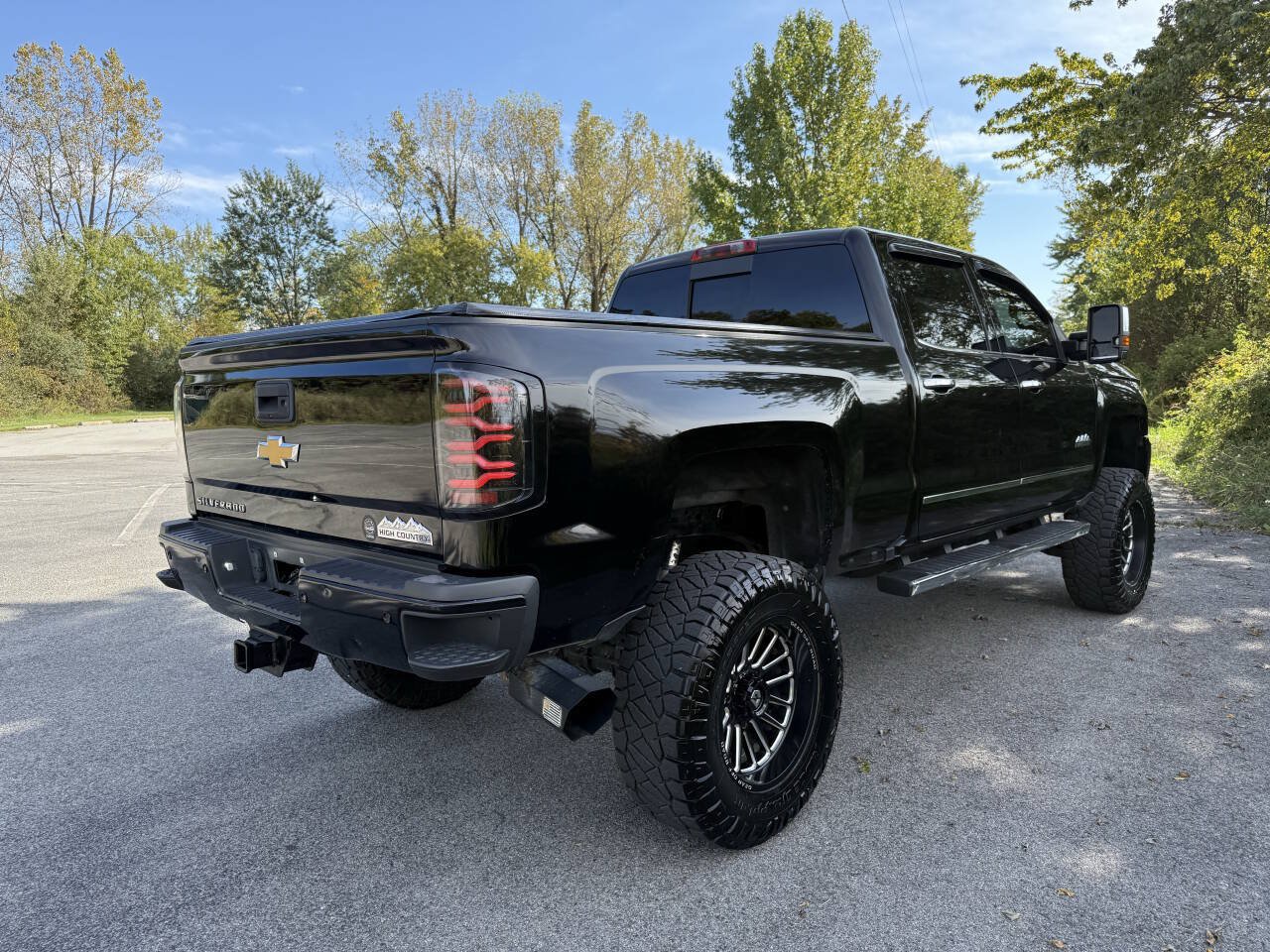 Used 2017 Chevrolet Silverado 2500 High Country w/ Duramax Plus Package AWD/4WD image 5