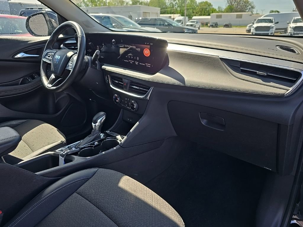 Used 2025 Buick Encore GX Preferred FWD image 41