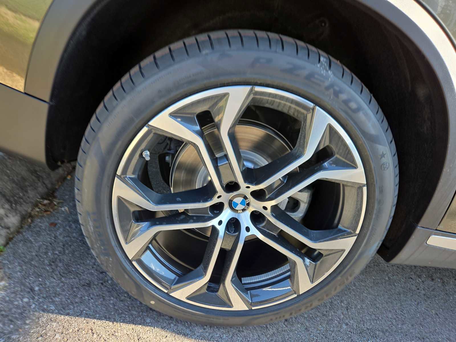 New 2026 BMW X5 xDrive40i w/ Climate Comfort Package image 5