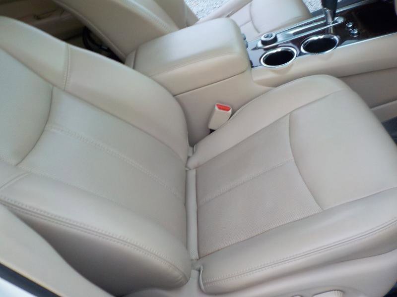 Used 2016 Nissan Pathfinder Platinum w/ Family Entertainment Package image 35