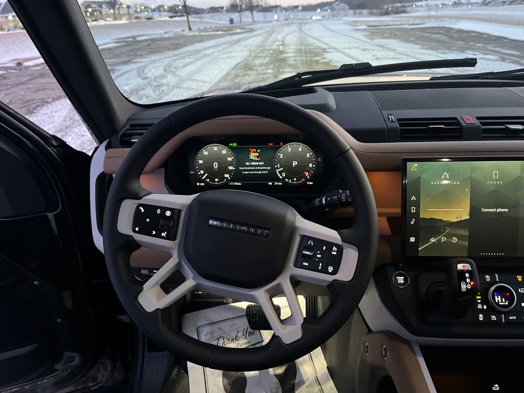 New 2026 Land Rover Defender 130 X-Dynamic SE image 13