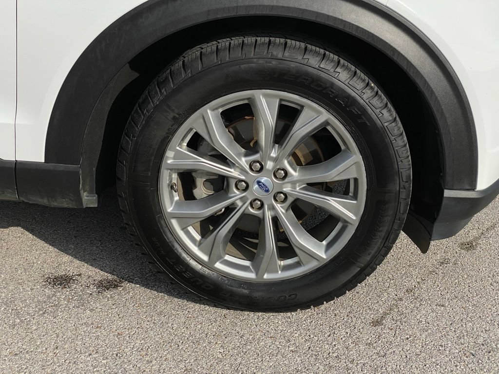 Certified 2023 Ford Explorer Limited w/ Equipment Group 301A RWD image 32