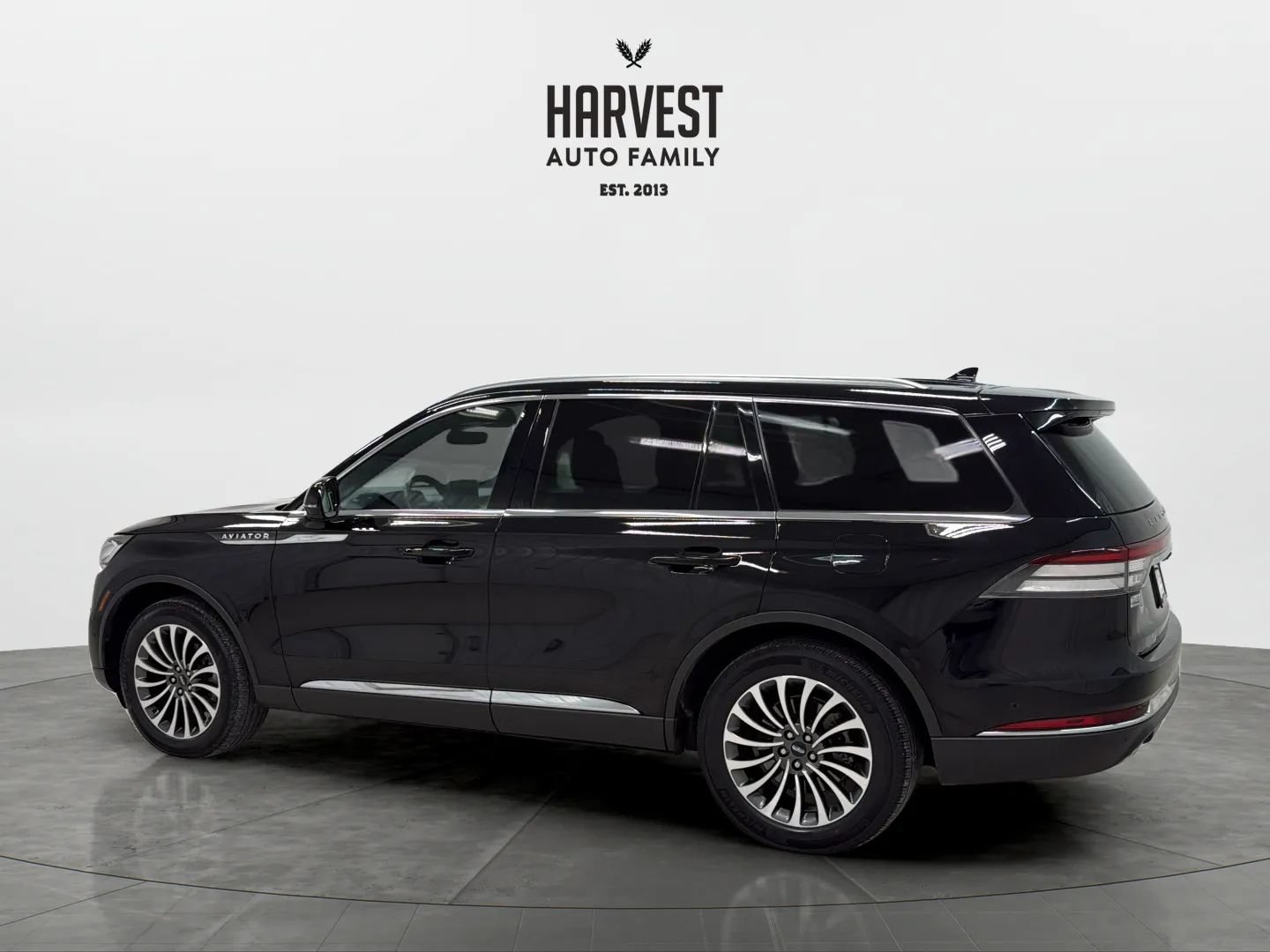 Used 2022 Lincoln Aviator Reserve w/ Equipment Group 201A AWD/4WD image 3