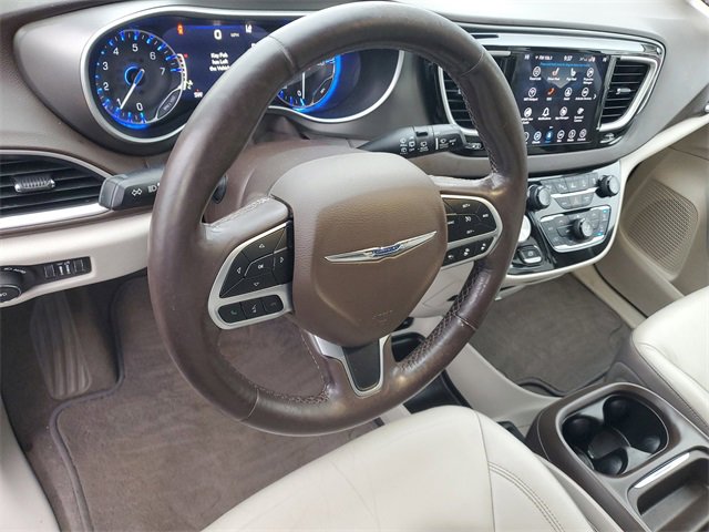 Used 2019 Chrysler Pacifica Touring-L w/ Advanced Safetytec Group image 18