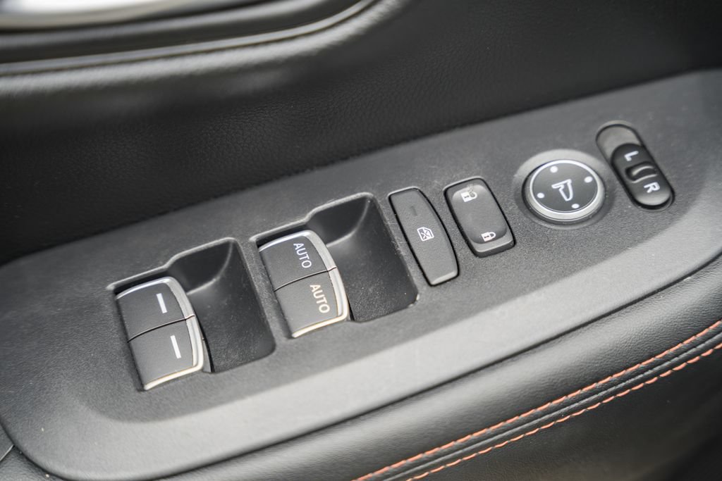 Used 2025 Honda HR-V Sport image 29