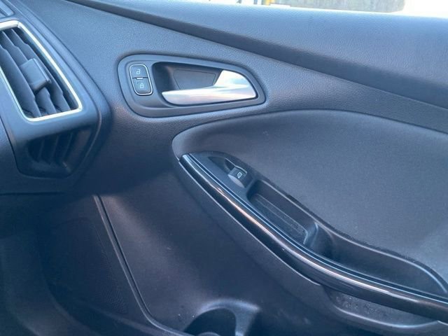 Used 2018 Ford Focus Titanium image 33