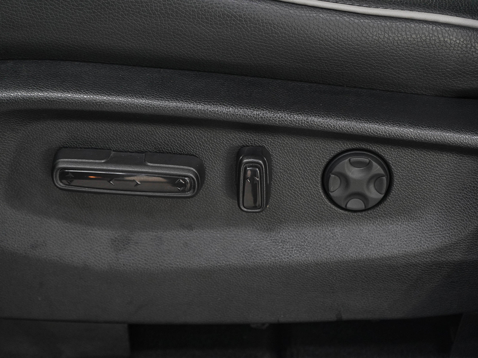 Used 2025 Honda Odyssey Elite image 25