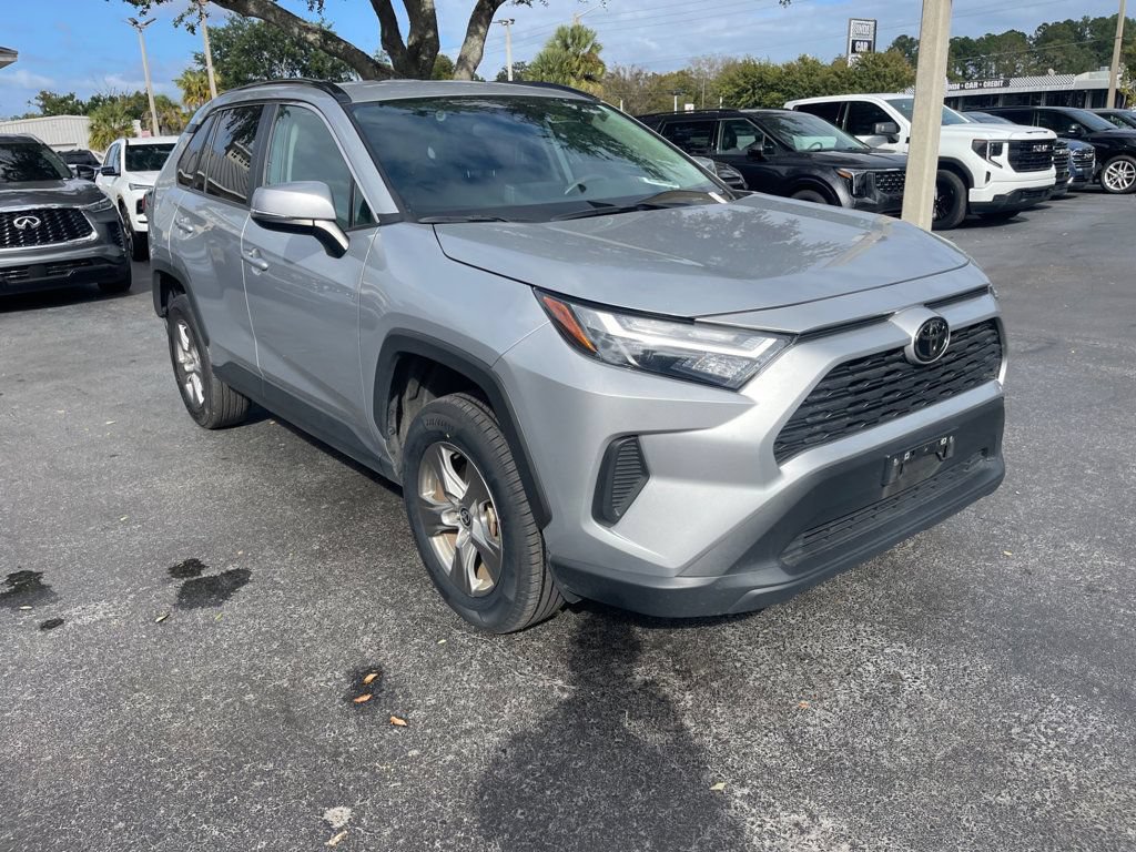 Used 2025 Toyota RAV4 XLE AWD/4WD image 8