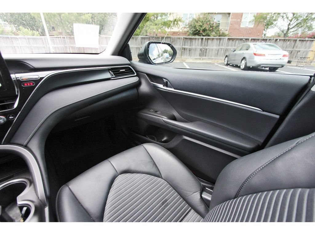 Used 2024 Toyota Camry SE FWD image 11
