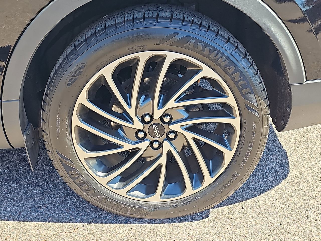 Used 2019 Lincoln Nautilus Reserve image 34