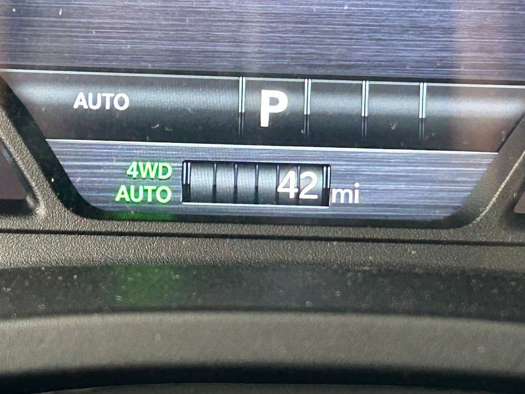 Used 2026 RAM 1500 Laramie w/ Night Edition image 32