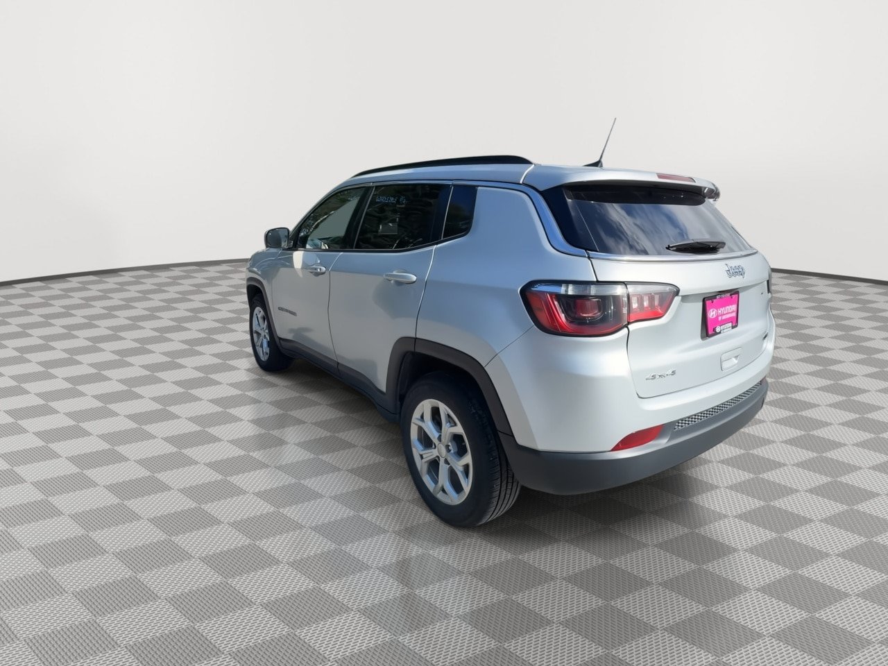 Used 2024 Jeep Compass Latitude AWD/4WD image 6