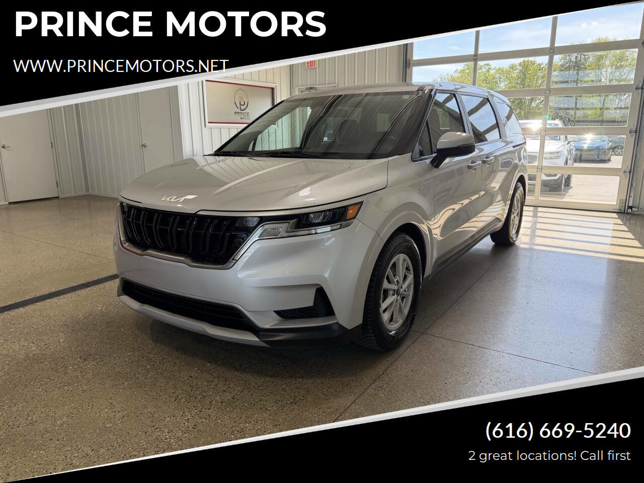 Used 2023 Kia Carnival LX FWD image 1