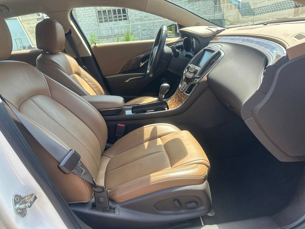 Used 2014 Buick LaCrosse Premium w/ Driver Confidence Package FWD image 10