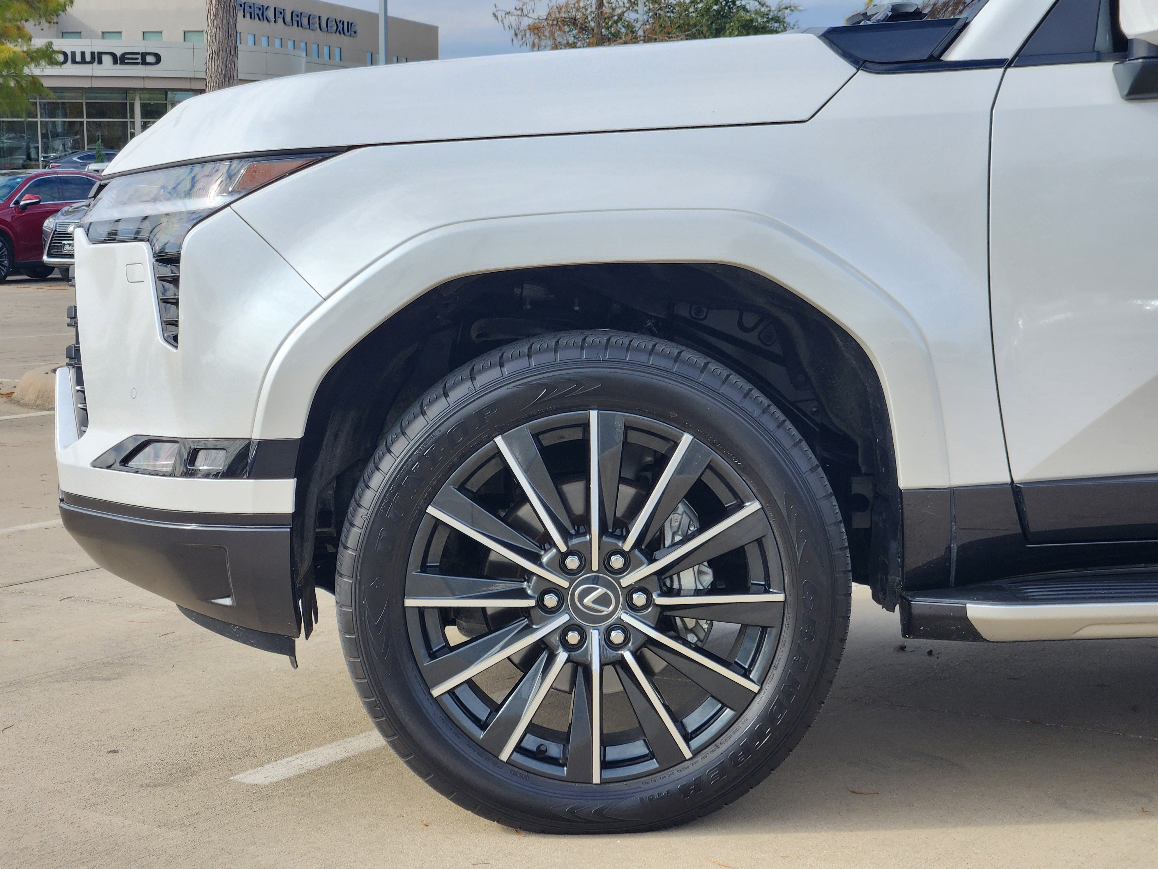 Used 2024 Lexus GX 550 image 9