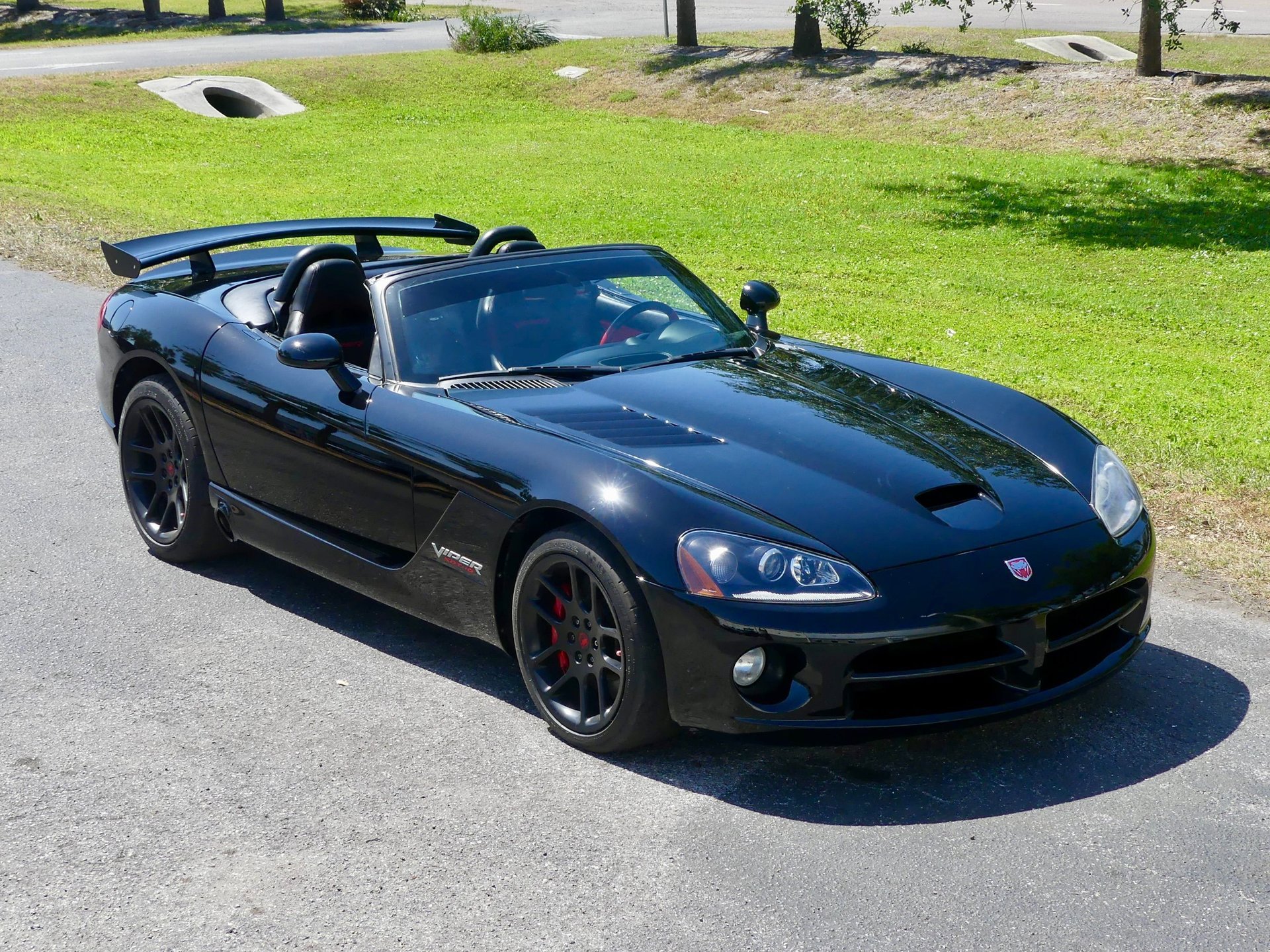 Used 2004 Dodge Viper SRT-10 image 25