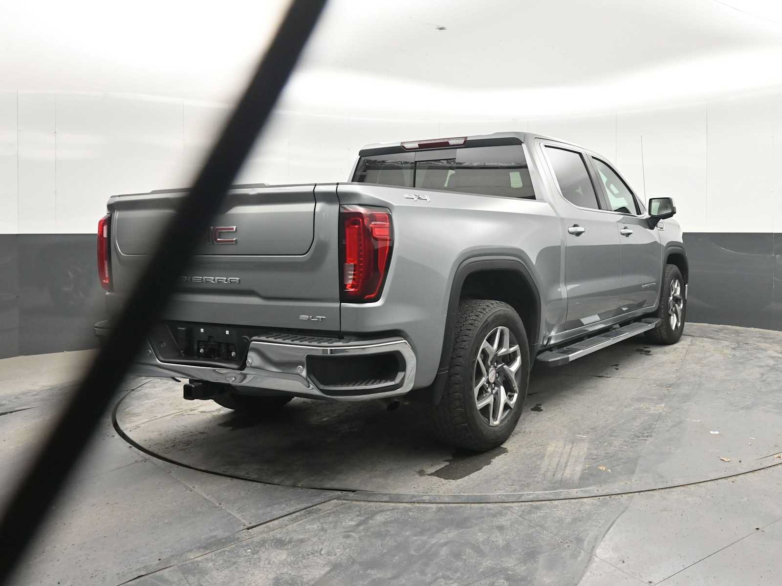 Used 2024 GMC Sierra 1500 SLT w/ SLT Premium Plus Package AWD/4WD image 10