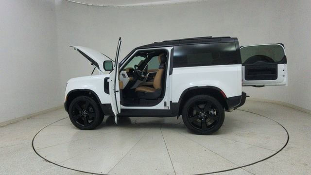 Used 2025 Land Rover Defender 90 X-Dynamic SE image 70