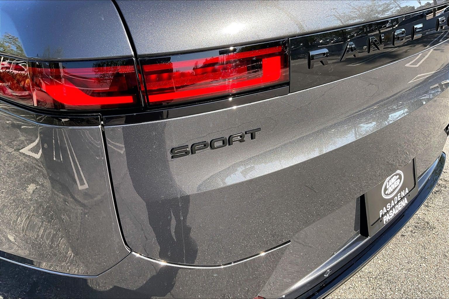 New 2027 Land Rover Range Rover Sport Dynamic SE AWD/4WD image 9