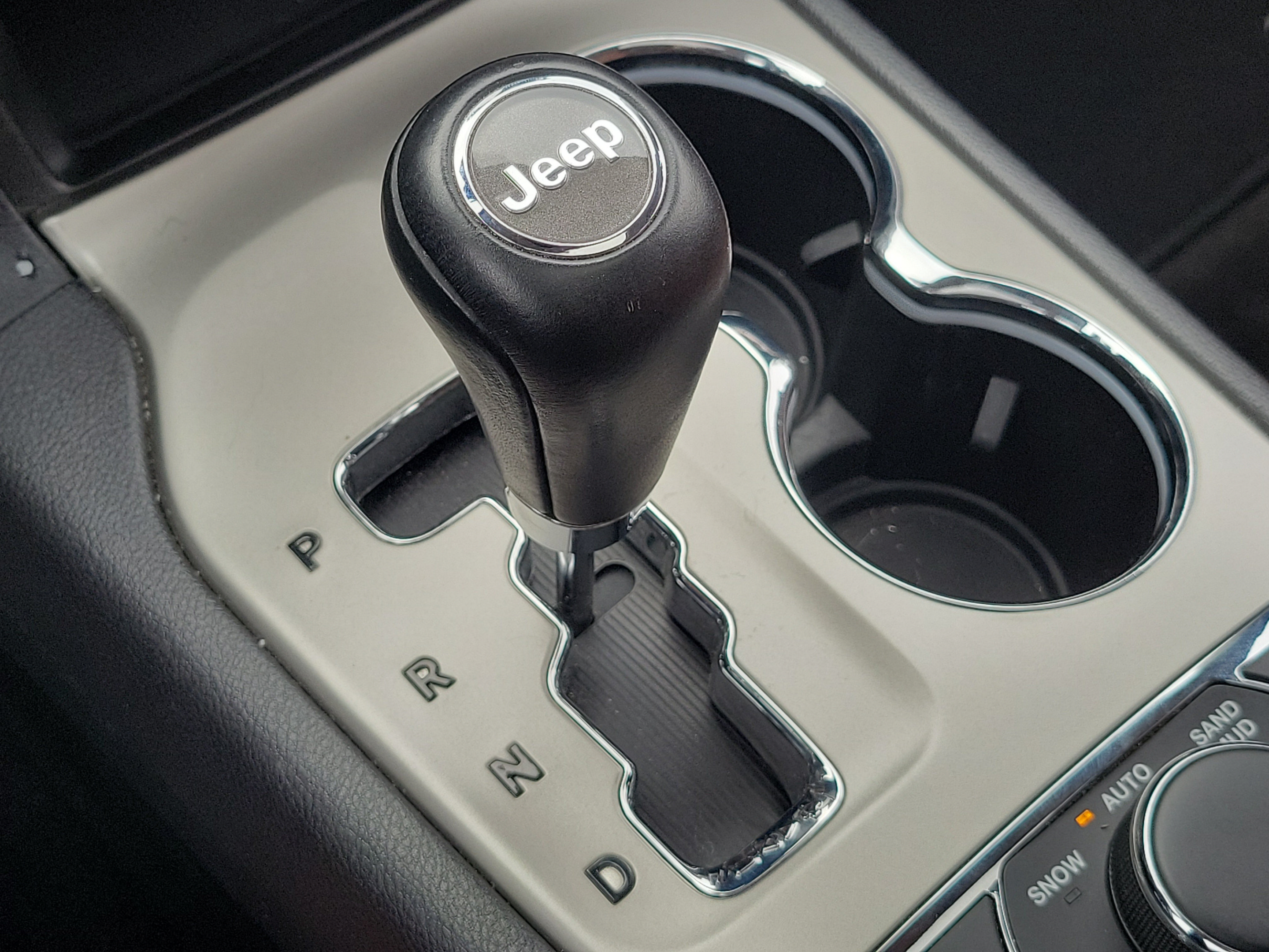 Used 2013 Jeep Grand Cherokee Overland AWD/4WD image 30