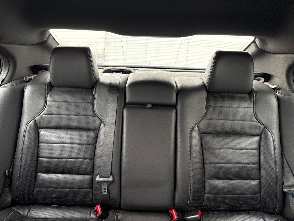 Used 2017 Ford Taurus SHO image 9