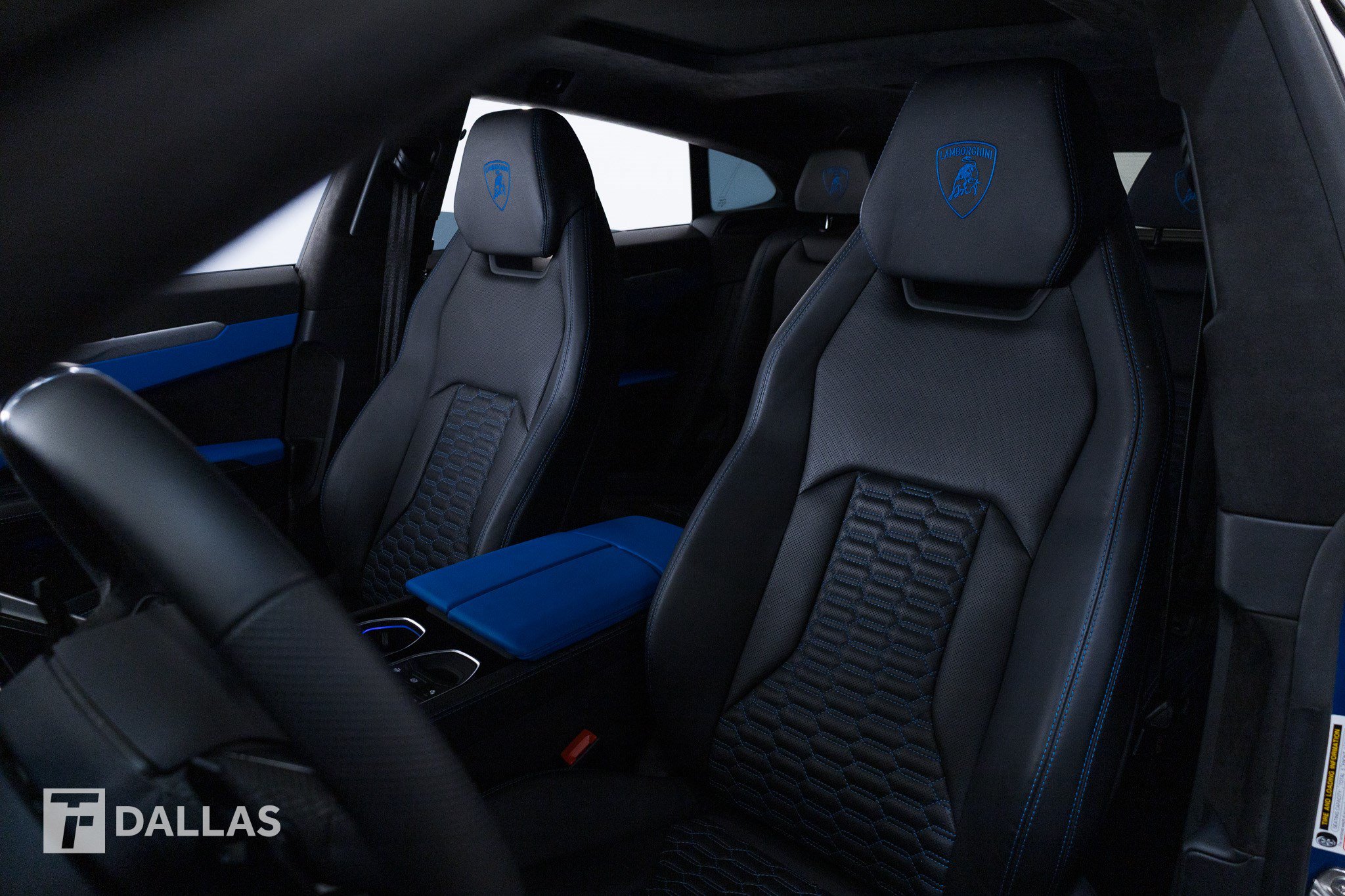 Used 2022 Lamborghini Urus AWD/4WD image 23