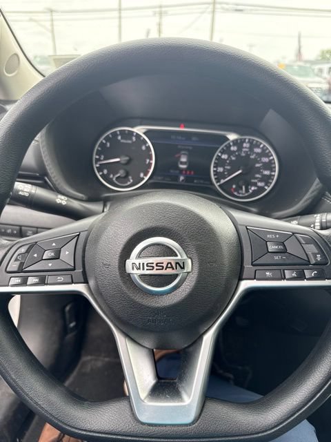 Used 2023 Nissan Sentra SV FWD image 2
