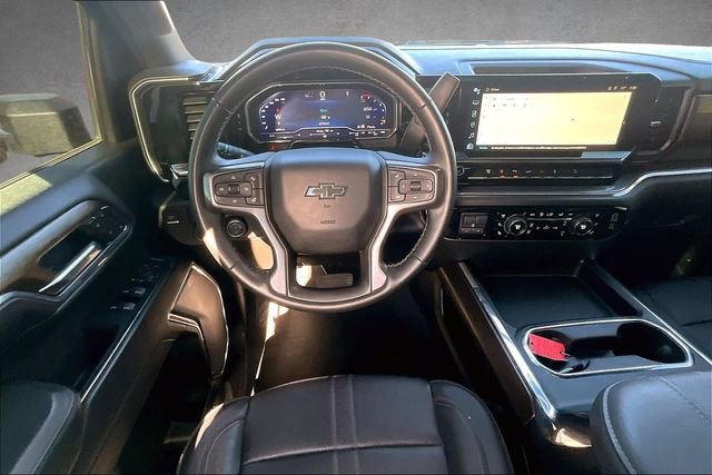 Used 2024 Chevrolet Silverado 3500 High Country w/ Midnight Edition image 5